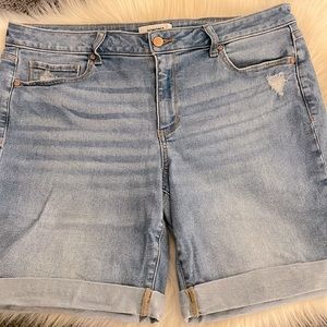 Sonoma Light Wash Denim Bermuda Jean Shorts Size 16